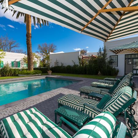 ドロスディー ホテル Graaff-Reinet エクステリア 写真 The pool at the Ace Hotel in Palm Springs