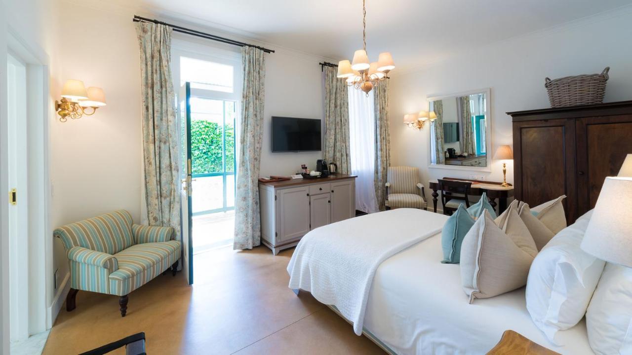 ドロスディー ホテル Graaff-Reinet エクステリア 写真 A room at the Cape Heritage