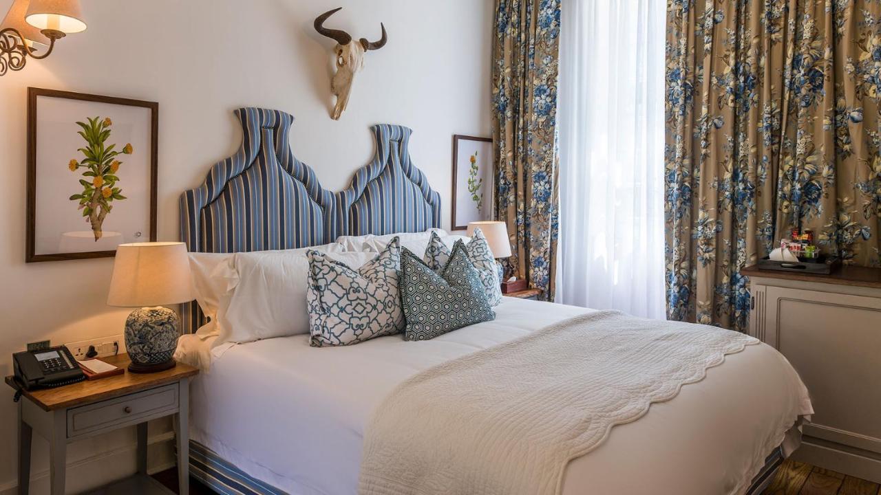 ドロスディー ホテル Graaff-Reinet エクステリア 写真 A guest room at the Inn at 212
