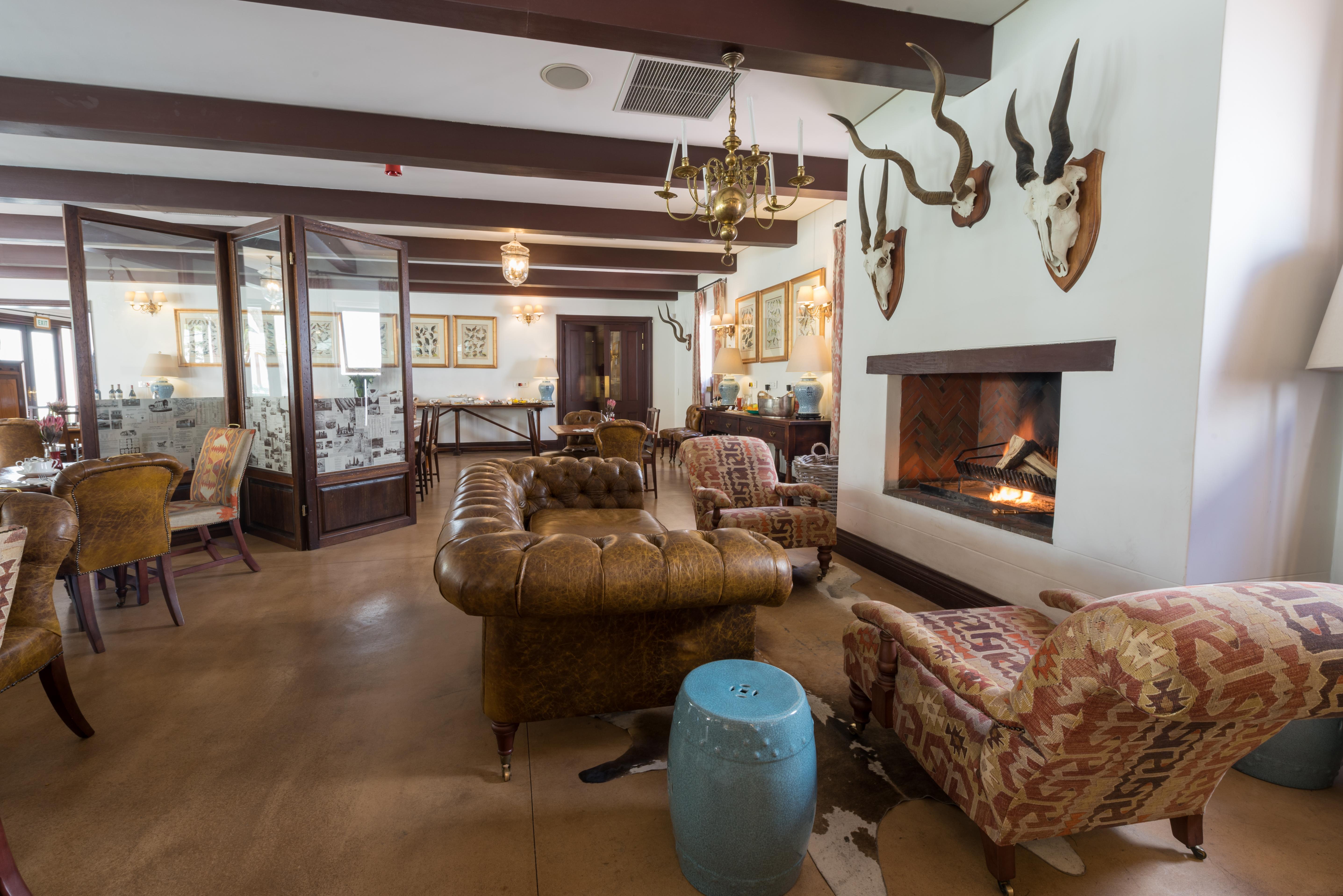 ドロスディー ホテル Graaff-Reinet エクステリア 写真 The interior of the hotel